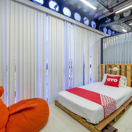 Oyo 1084 Guyasuka Ratchada Hotell Bangkok Eksteriør bilde