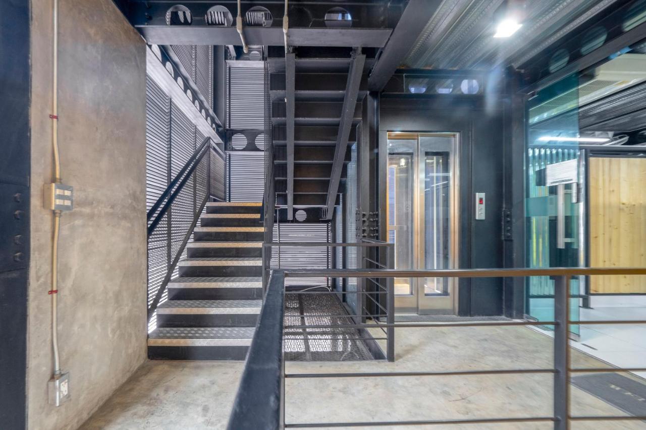 Oyo 1084 Guyasuka Ratchada Hotell Bangkok Eksteriør bilde