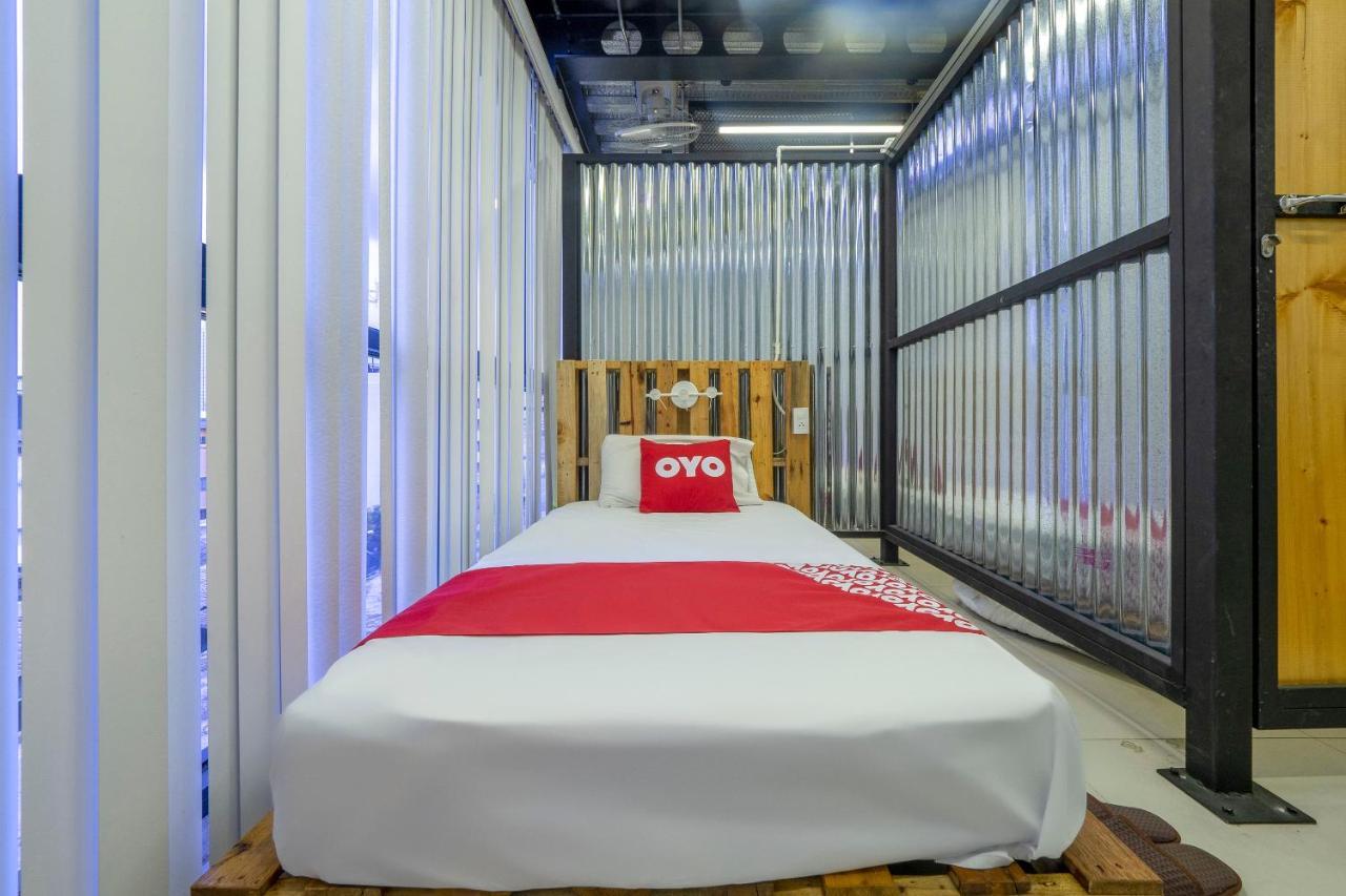 Oyo 1084 Guyasuka Ratchada Hotell Bangkok Eksteriør bilde