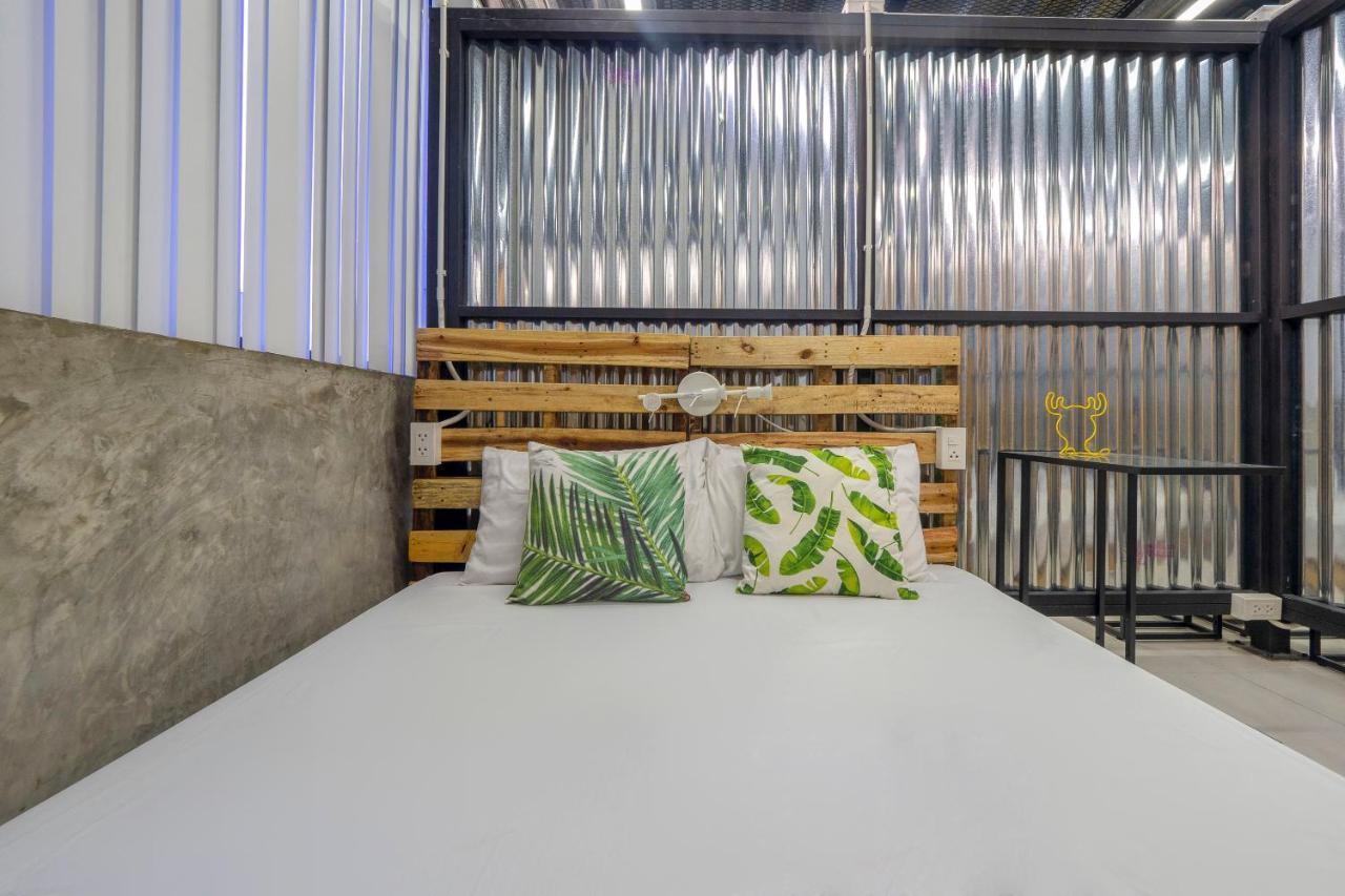 Oyo 1084 Guyasuka Ratchada Hotell Bangkok Eksteriør bilde